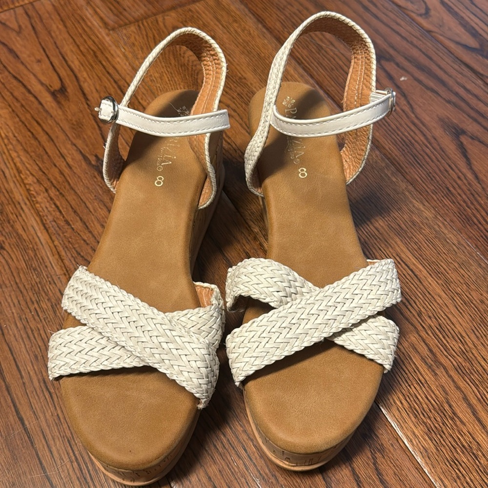 White wedges